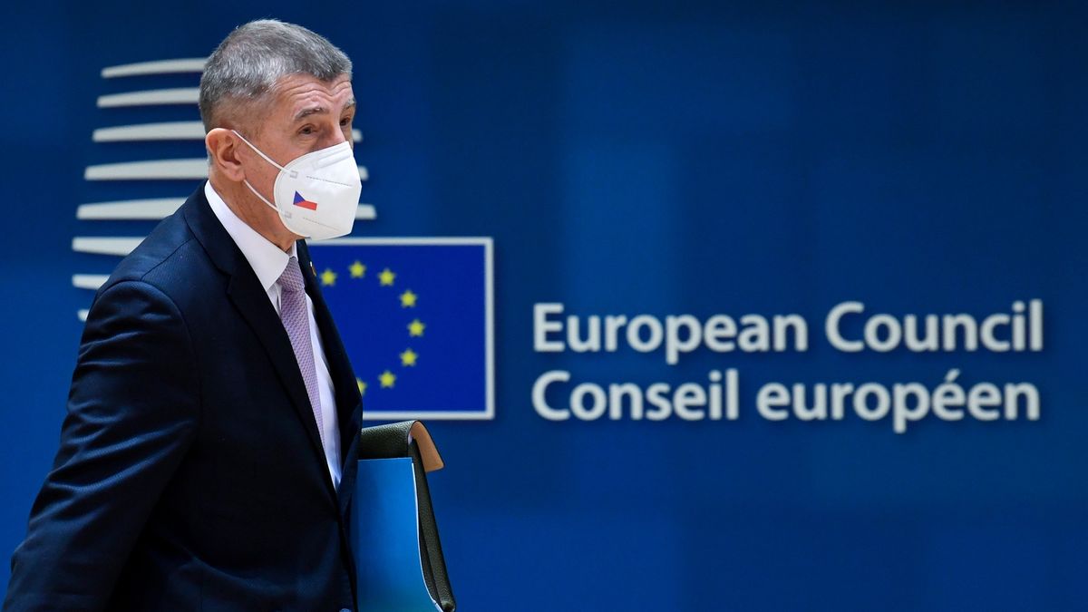 Lídři zemí EU se neshodli na „zeleném“ jádru ani regulaci trhu s povolenkami